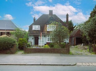 Detached house for sale in Old Bedford Road, Luton LU2