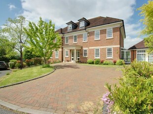 Detached house to rent in Blegberry Gardens, Berkhamsted HP4