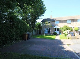 Detached house to rent in Four Acres, Stevenage SG1