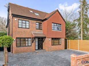 Detached house to rent in Lonsdale Drive, Enfield EN2