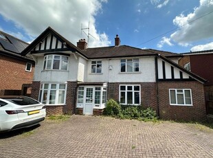 Detached house to rent in Maidenhead, Berkshire SL6