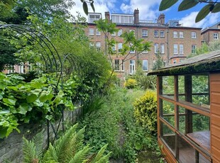 Flat for sale in Chalcot Gardens, Belsize Park NW3