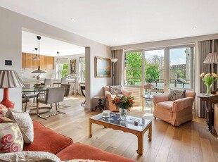 Flat for sale in Ennismore Gardens, London SW7