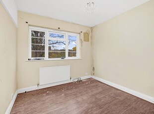 Flat in Clive Road, West Dulwich, SE21