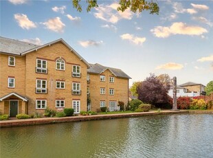 Flat to rent in Alsford Wharf, Berkhamsted HP4