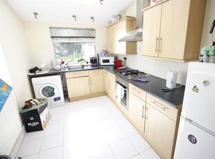 Flat to rent in Bedford Street, Cathays, Cardiff CF24