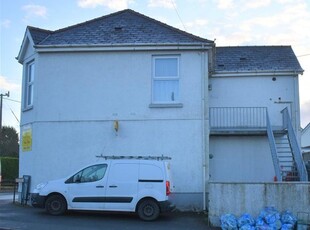 Flat to rent in Bethesda Road, Tumble, Llanelli SA14