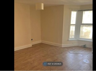 Flat to rent in Central Drive, Morecambe LA4