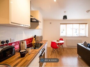 Flat to rent in Coleridge Way, Crewe CW1