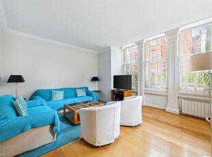 Flat to rent in Collingham Gardens, Earls Court, London SW5