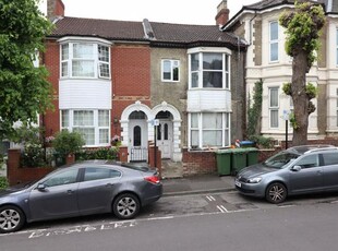 Flat to rent in Cranbury Avenue, Southampton SO14