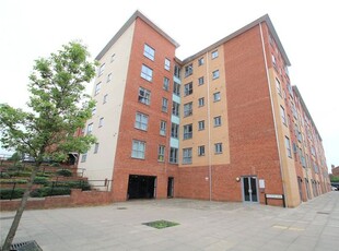 Flat to rent in Englefield House, Moulsford Mews, Reading, Berkshire RG30