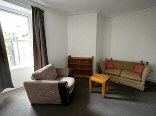 Flat to rent in Flat 12, 4 Yeaman Place, Edinburgh EH11