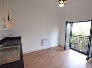 Flat to rent in North West House Bank Parade, Burnley, Lancashire BB11