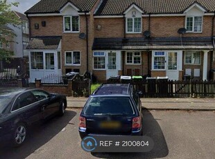 Flat to rent in Scribbans Close, Birmingham B66