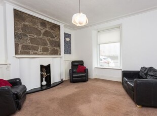 Flat to rent in Skene Square, Rosemount, Aberdeen AB25