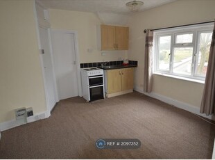 Flat to rent in St. Andrews Drive, Skegness PE25