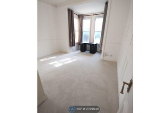 Flat to rent in St. Peters Hill, Caversham, Reading RG4