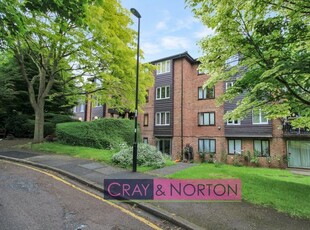 Flat to rent in Steep Hill, Park Hill CR0