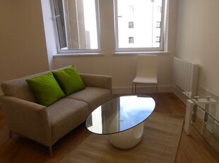Flat to rent in Sussex House, Reading RG1