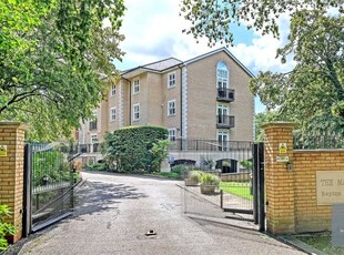 Flat to rent in The Manor, Regents Drive, Woodford Green, Greater London IG8