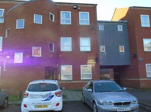 Flat to rent in Upper Parliament Street, Toxteth, Liverpool L8