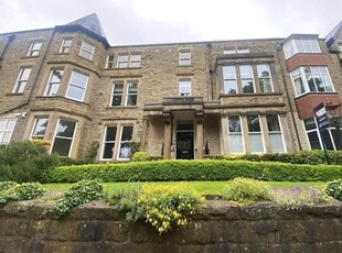 Flat to rent in Valley Drive, Harrogate HG2
