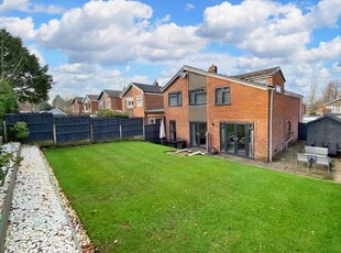 Link-detached house for sale in Barrule Close, Appleton WA4