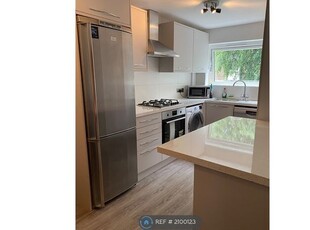 Maisonette to rent in St. Clairs Road, Croydon CR0