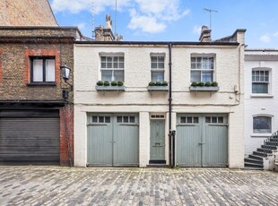 Mews house for sale in Dunstable Mews, London W1G