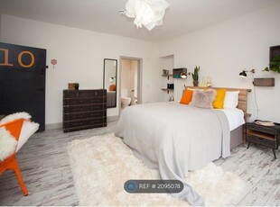 Room to rent in Heathfield, Swansea SA1