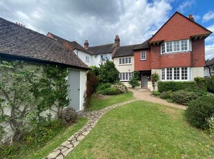 Semi-detached house to rent in Christchurch Crescent, Radlett WD7