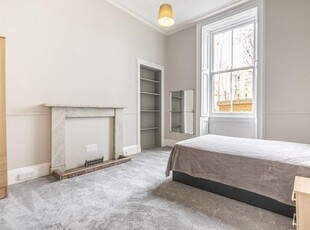 Shared accommodation to rent in Lutton Place, Edinburgh EH8