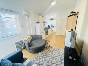 Studio flat for rent in Hastings Street, Luton, Bedfordshire, LU1