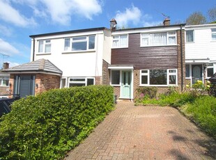 Terraced house to rent in Holbrook Close, Billericay CM11