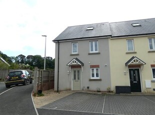 Terraced house to rent in Maes Yr Orsaf, Narberth SA67