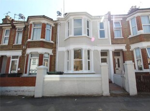 Terraced house to rent in Norfolk Road, Gravesend, Kent DA12