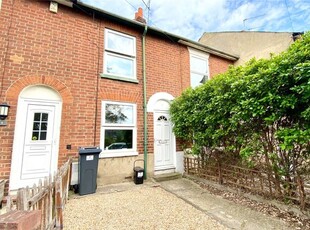 Terraced house to rent in Princes Street, Reading, Berkshire RG1