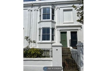 Terraced house to rent in Upper North Street, Brighton BN1