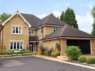 10 room luxury House for sale in Camberley, United Kingdom