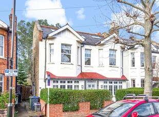 4 bedroom Flat for sale in Cromwell Road, Wimbledon SW19