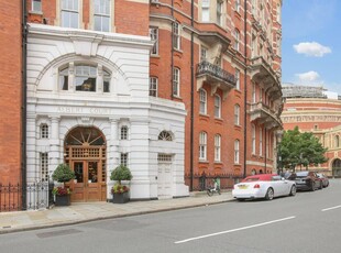 4 bedroom luxury Apartment for sale in London, United Kingdom