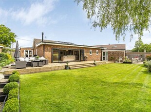 Bungalow for sale in Cedar Crescent, Thame, Oxfordshire OX9