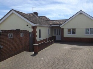 Bungalow to rent in Princethorpe Road, Ipswich IP3