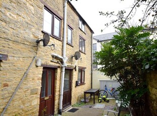 Cottage to rent in Market Place, Brackley NN13