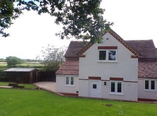 Cottage to rent in Southampton Road, Landford SP5