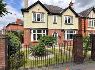 Detached house for sale in London Road, Newark NG24