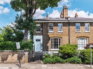 Detached house for sale in Northampton Park, London N1