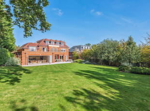 Detached House for sale with 7 bedrooms, Birds Hill Rise, The Crown Estate | Fine & Country