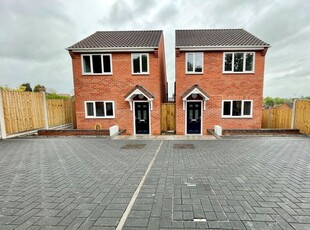 Detached house to rent in Ambien Road, Atherstone CV9